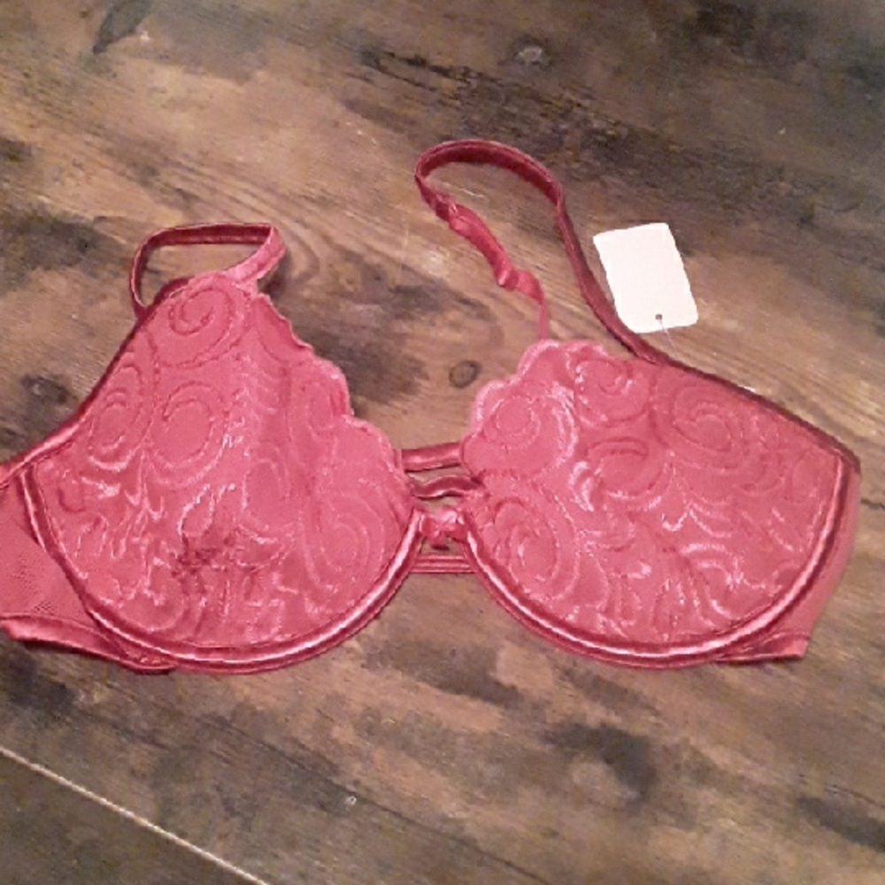 NWOT 38C Sexy Red Vassarette Lightly padded Underwire Bra